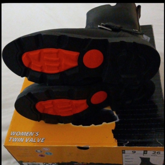 Women's Boots - Picture 8 of 9